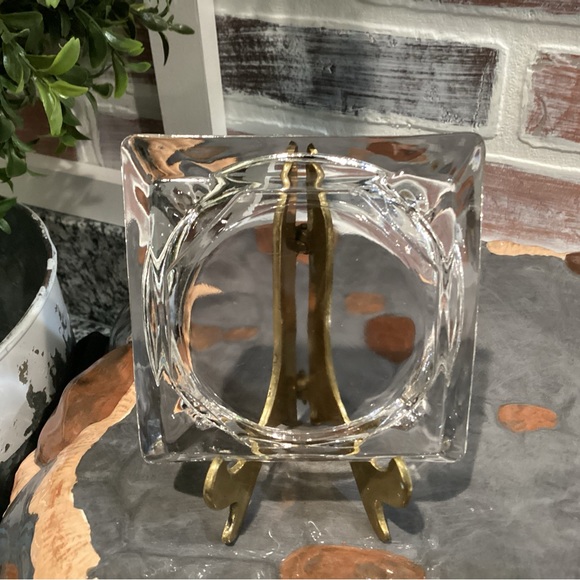 Vintage Clear Glass Crafted Ashtray - Great gently used condition - Collectible - Picture 4 of 9